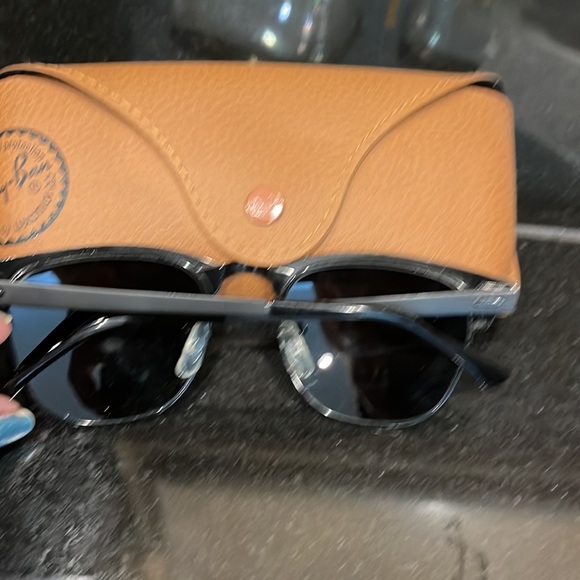 Ray Ban Sunglasses - Picture 3 of 5